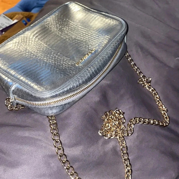⭐️HP⭐️Victoria’s Secret fashion metallic Silver snake skin chain crossb… - Picture 14 of 15